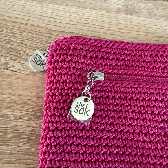 The Sak Originals Pink Crochet Wristlet Bag Handmade Boho Knit Purse NWOT - Picture 3 of 9